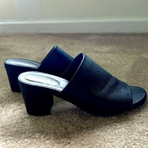 Kenneth Cole Reaction Mule Size 8